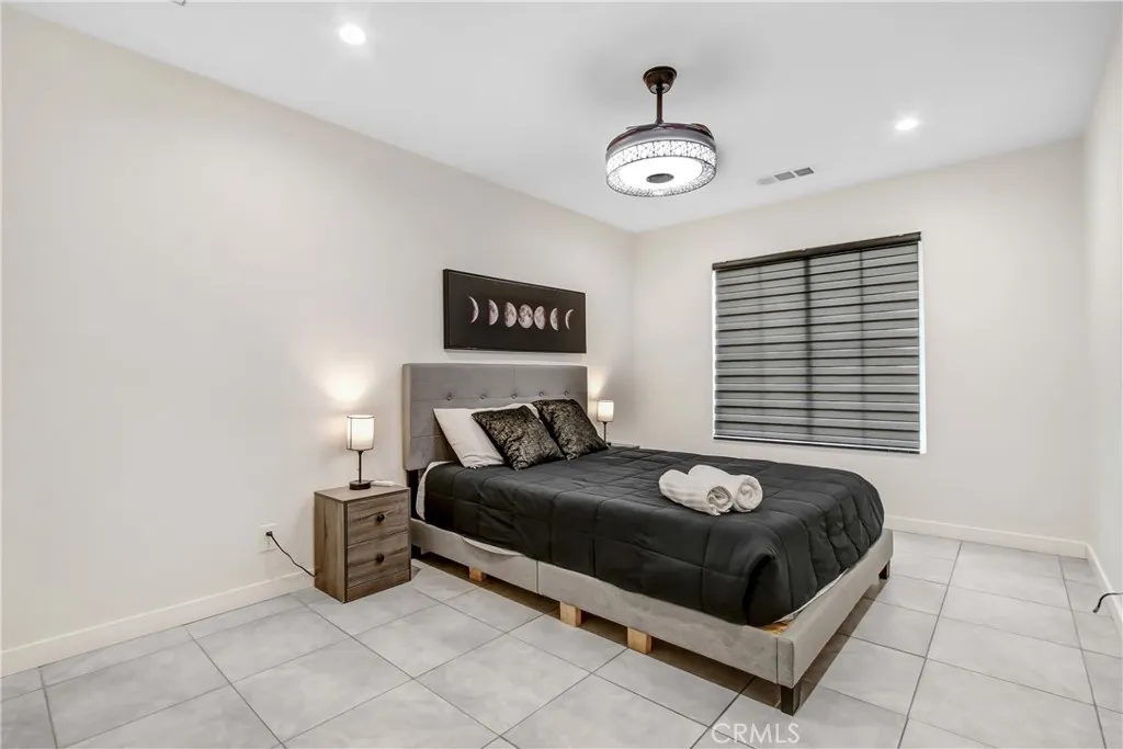 43175 Avenida Estrella, Indio, California 92203 home-pic-16