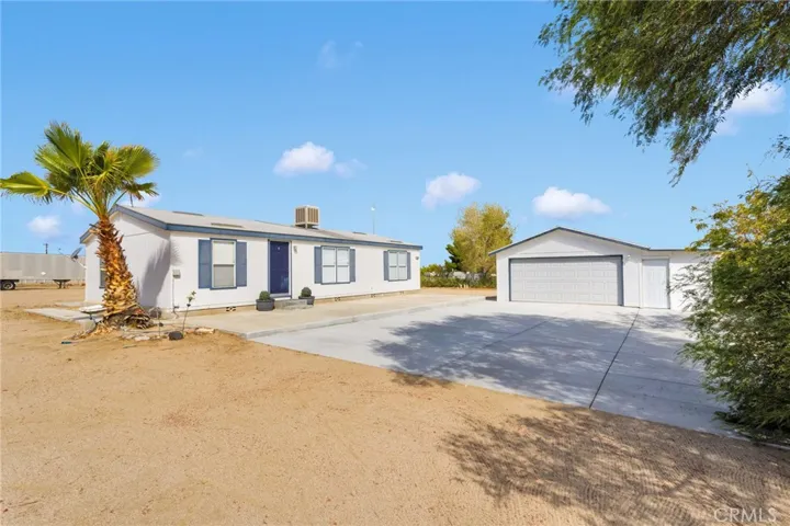 13528 Center Lane, Phelan, California 92371