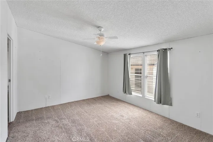 13528 Center Lane, Phelan, California 92371