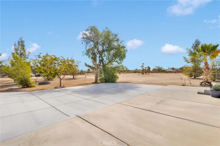 13528 Center Lane, Phelan, California 92371