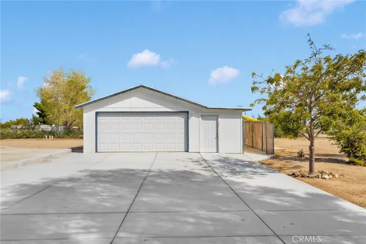 13528 Center Lane, Phelan, California 92371