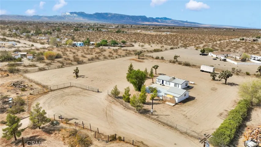 13528 Center Lane, Phelan, California 92371