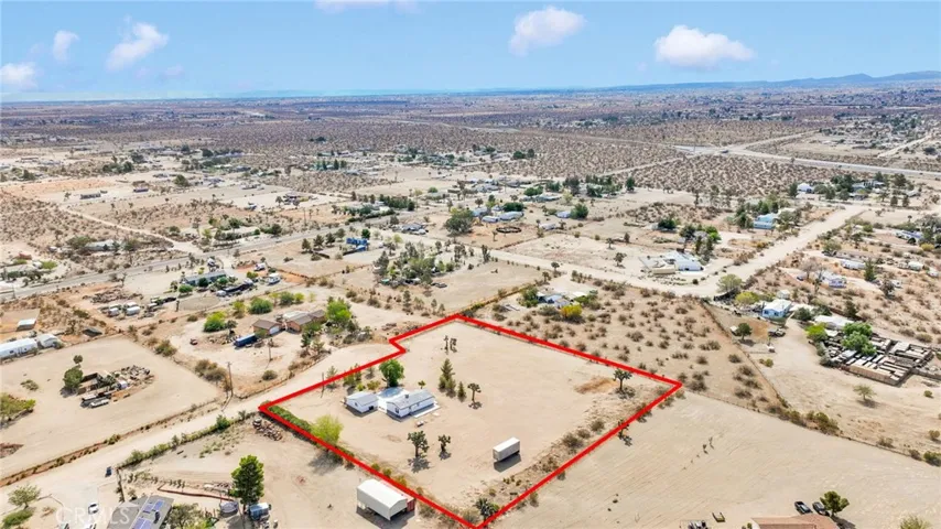 13528 Center Lane, Phelan, California 92371