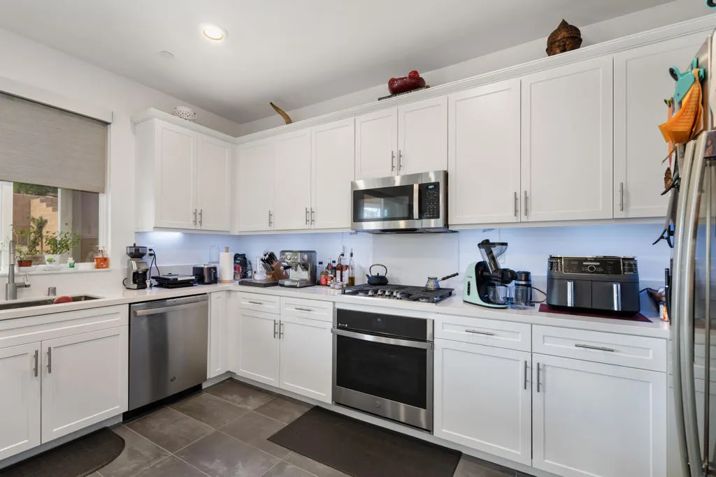 35515 Bains Avenue, Palm Desert, California 92211 home-pic-9