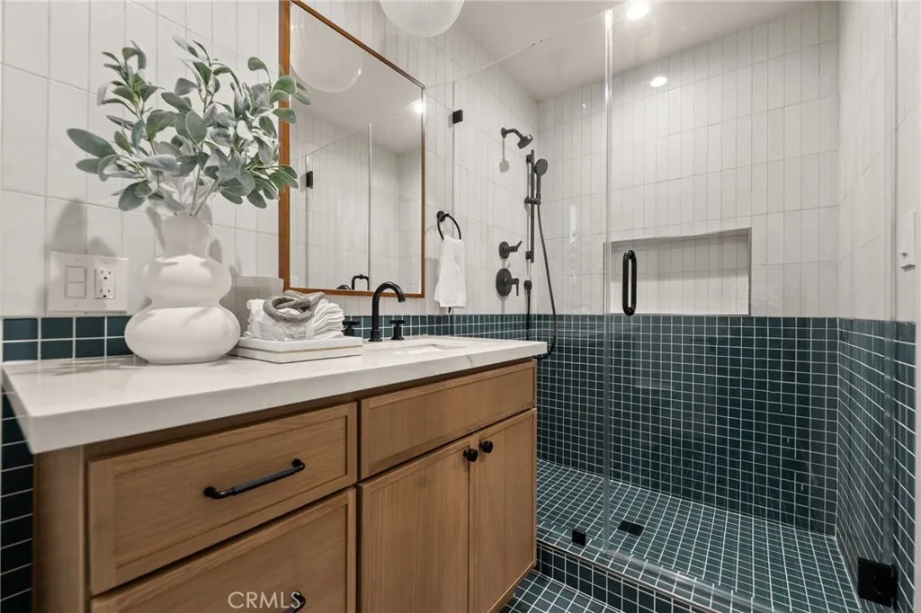 11916 Idaho Avenue, Los Angeles, California 90025 home-pic-32