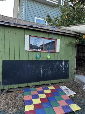 3253 Lynde, Oakland, California 94601