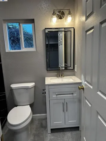 3253 Lynde, Oakland, California 94601