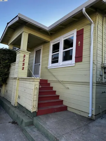 3253 Lynde, Oakland, California 94601