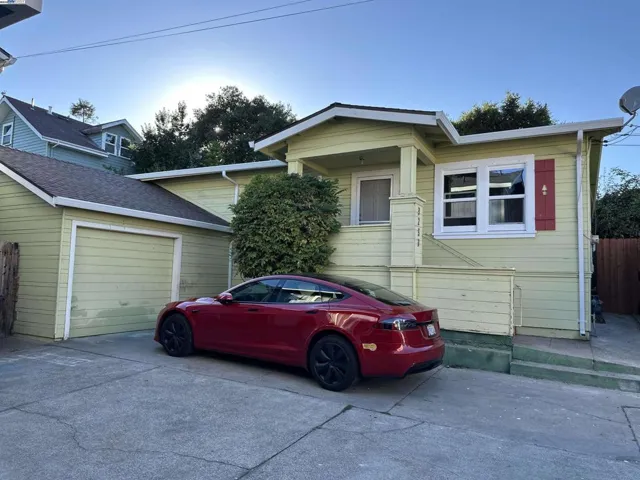 3253 Lynde, Oakland, California 94601