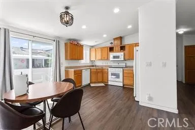 9080 Bloomfield Avenue 11, Cypress, California 90630