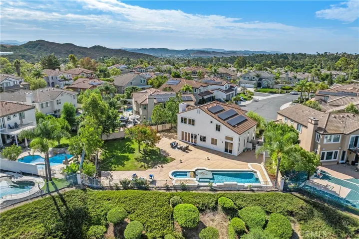 2 Via Bandada, Rancho Santa Margarita, California 92688