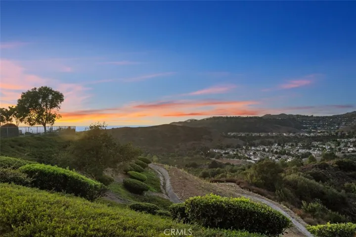 2 Via Bandada, Rancho Santa Margarita, California 92688