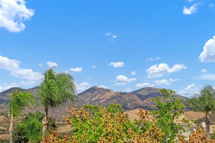 2 Via Bandada, Rancho Santa Margarita, California 92688