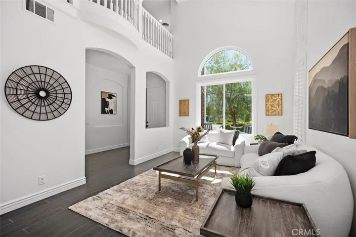 2 Via Bandada, Rancho Santa Margarita, California 92688