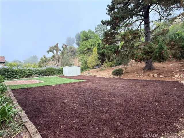 Plenty of room for parties, families, pets.