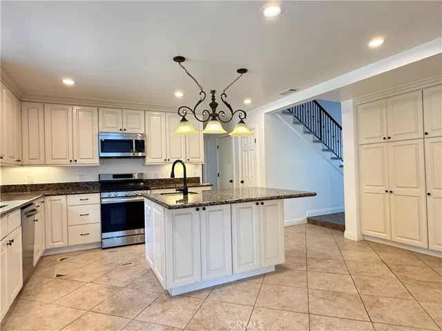 Chef’s Kitchen, Perfect for Family, Friends, Entertaining