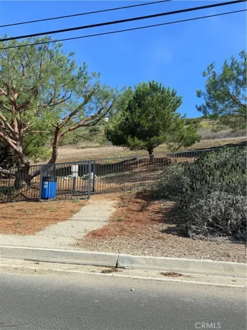 Hiking trail nearby on Crest