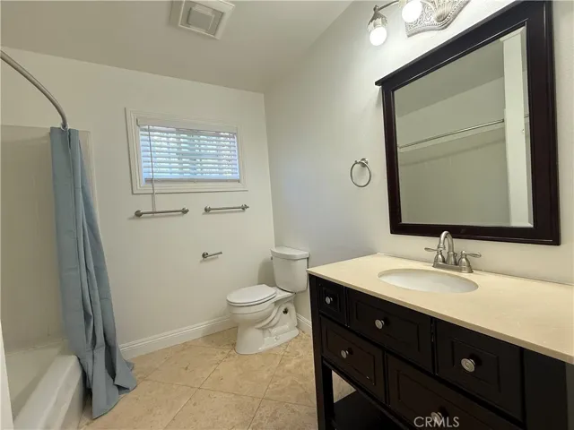 2nd En-suite Bath