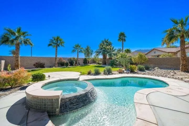 Pool T2