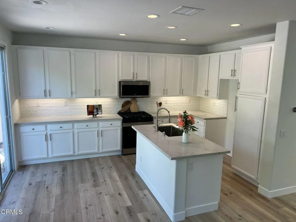 863 Santa Fe Street, Fillmore, California 93015 home-pic-1