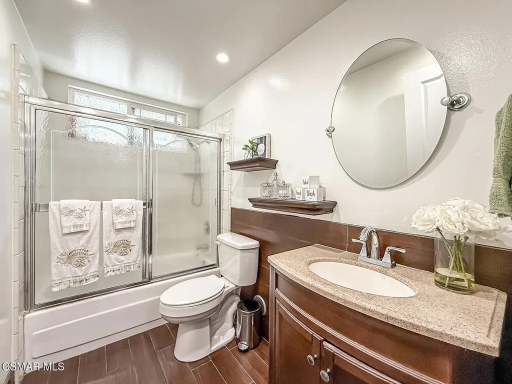 2439 N Lita Place, Simi Valley, California 93063 home-pic-16