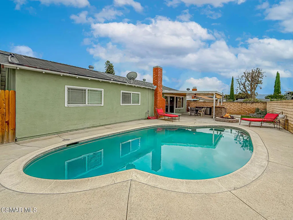 2439 N Lita Place, Simi Valley, California 93063 home-pic-35