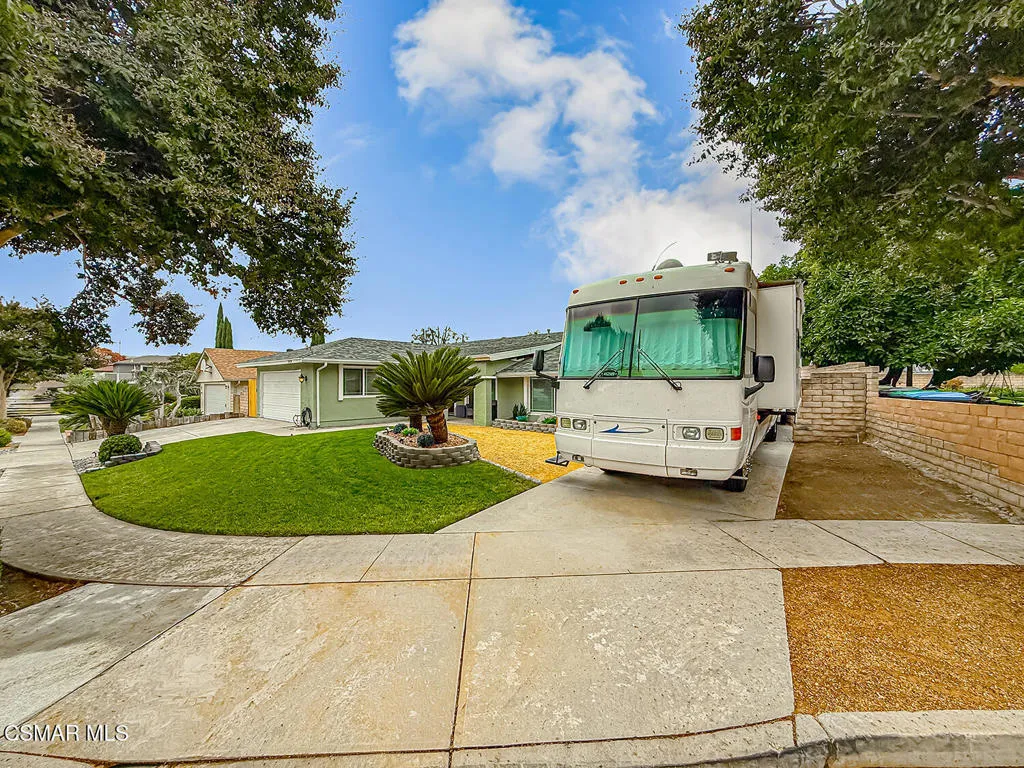 2439 N Lita Place, Simi Valley, California 93063 home-pic-1