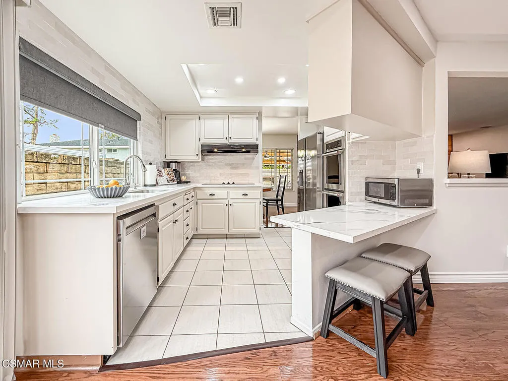 2439 N Lita Place, Simi Valley, California 93063 home-pic-6