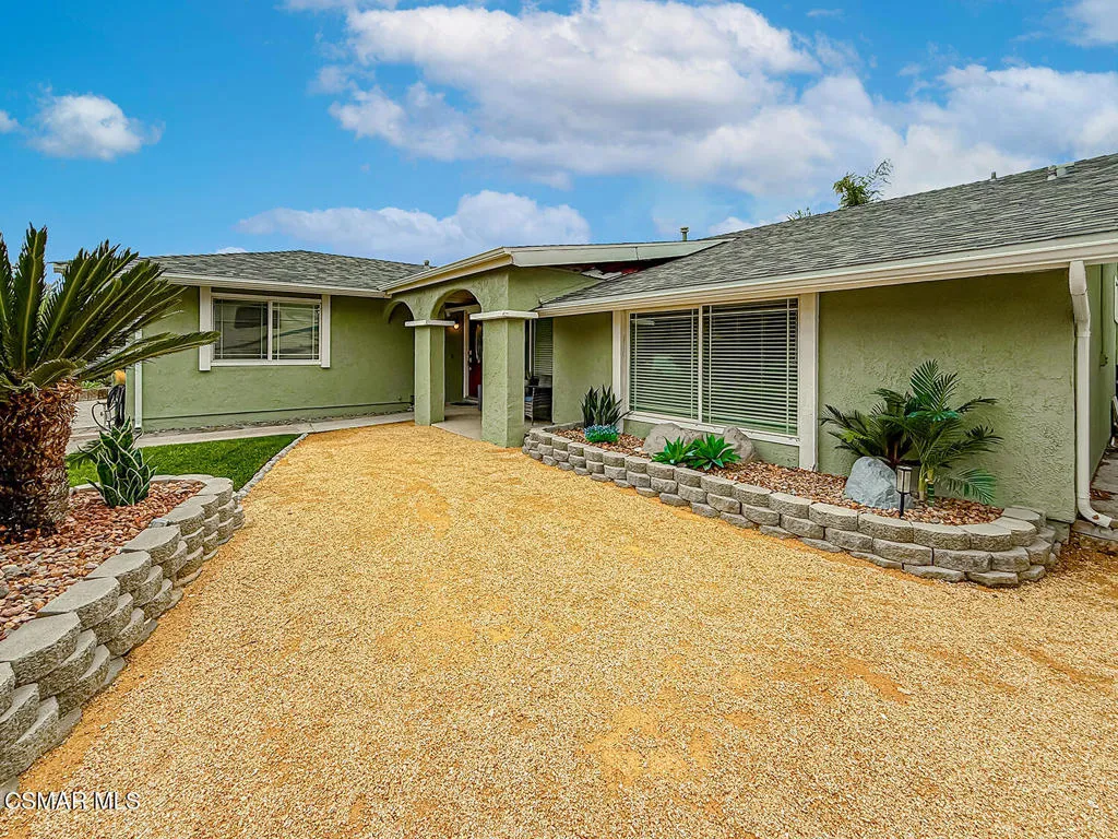 2439 N Lita Place, Simi Valley, California 93063 home-pic-39