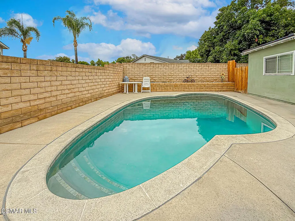 2439 N Lita Place, Simi Valley, California 93063 home-pic-34