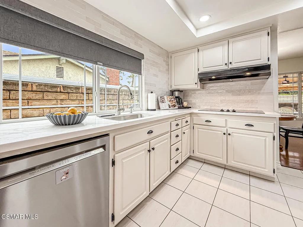 2439 N Lita Place, Simi Valley, California 93063 home-pic-7