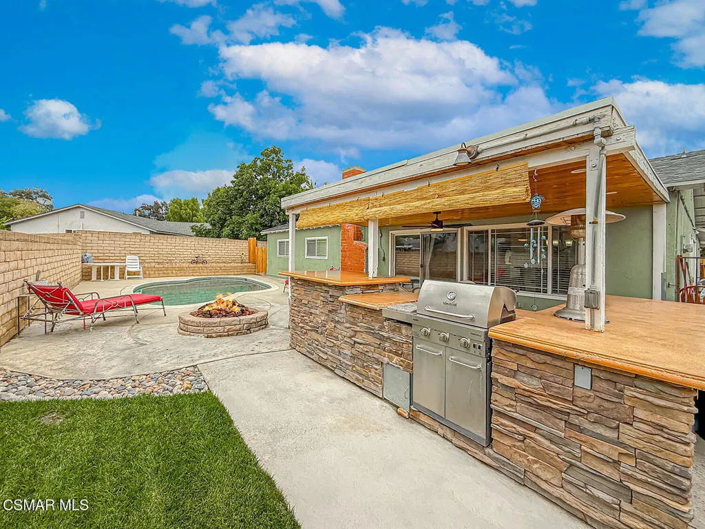 2439 N Lita Place, Simi Valley, California 93063 home-pic-32
