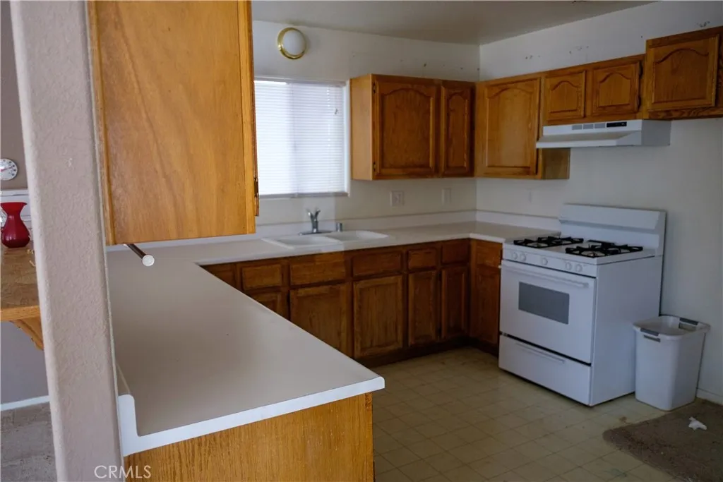 9022 Glendale Avenue, Hesperia, California 92345 home-pic-24