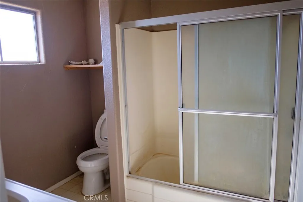 9022 Glendale Avenue, Hesperia, California 92345 home-pic-37