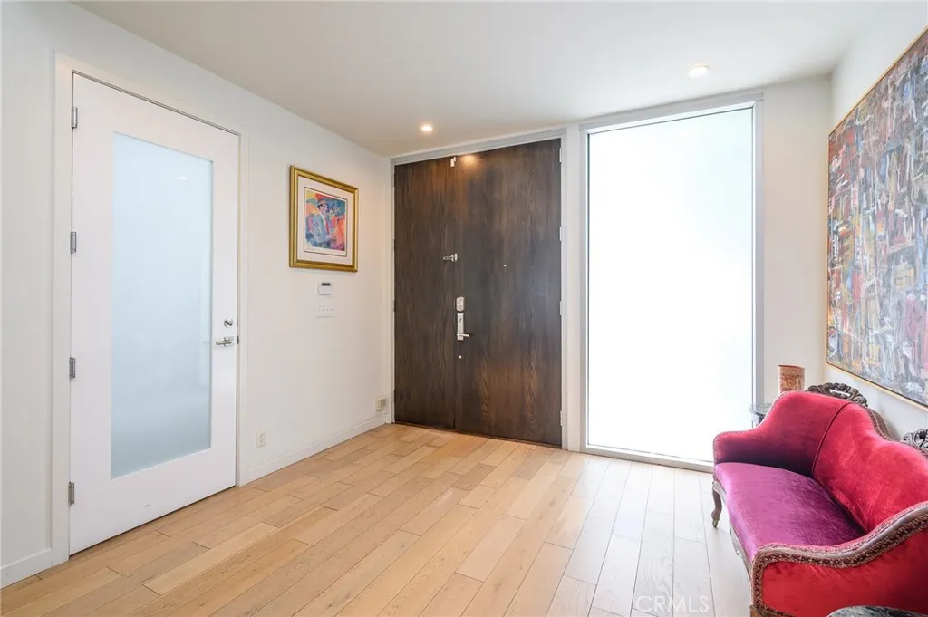 520 N Curson Avenue, Los Angeles, California 90036 home-pic-26