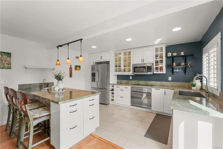 28137 Ridgepoint Court, Rancho Palos Verdes, California 90275