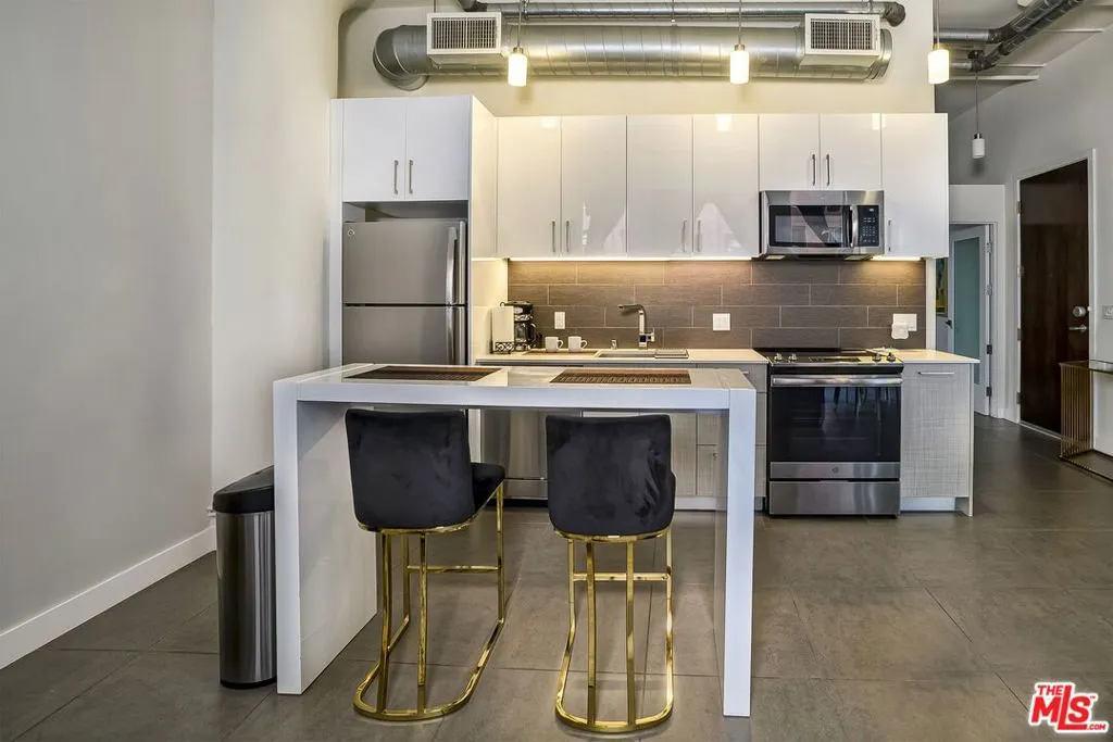 939 S Broadway 304, Los Angeles, California 90015 home-pic-3