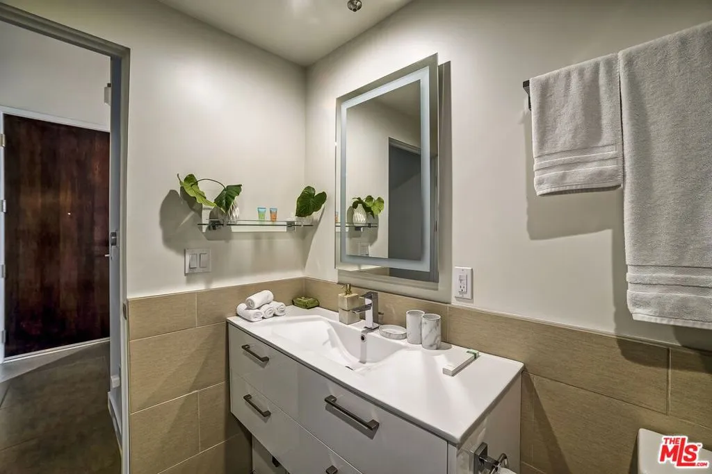 939 S Broadway 304, Los Angeles, California 90015 home-pic-20