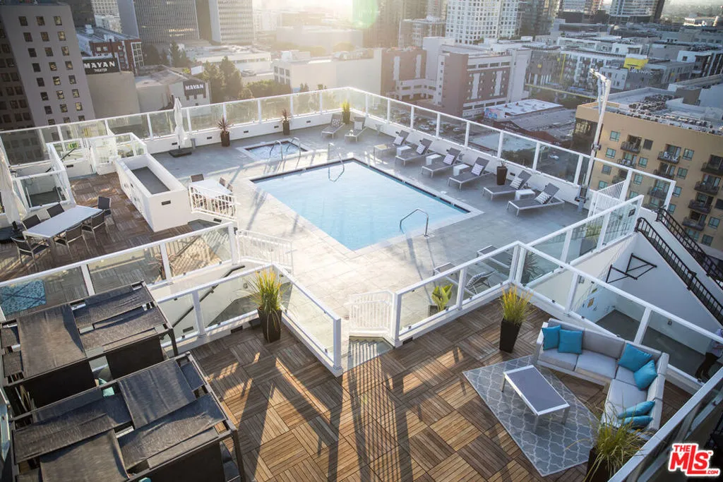 939 S Broadway 304, Los Angeles, California 90015 home-pic-0
