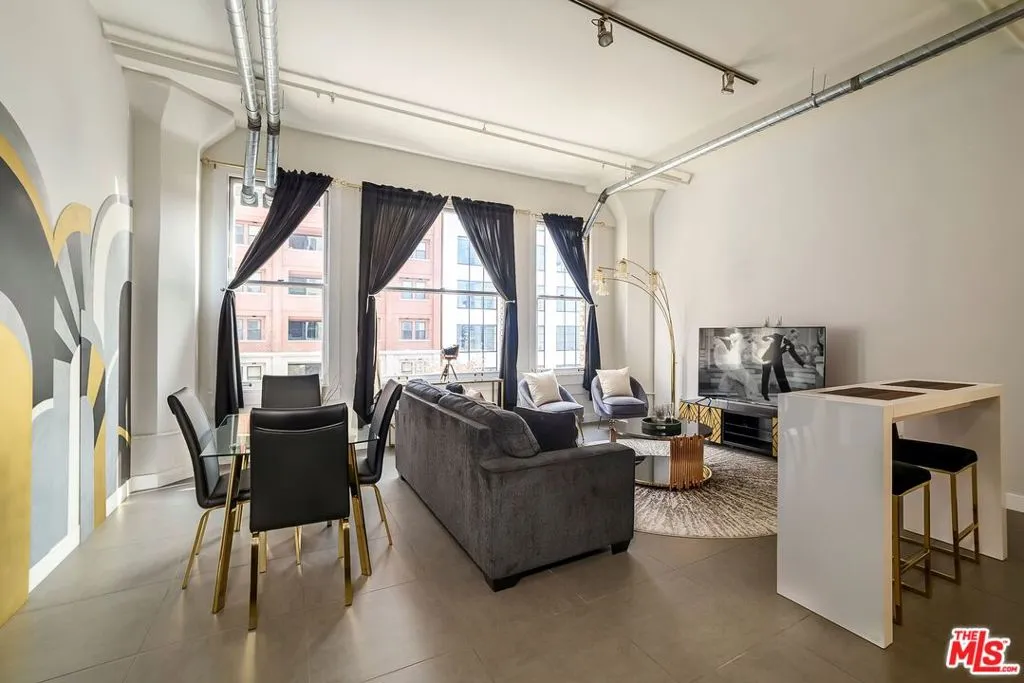 939 S Broadway 304, Los Angeles, California 90015 home-pic-12
