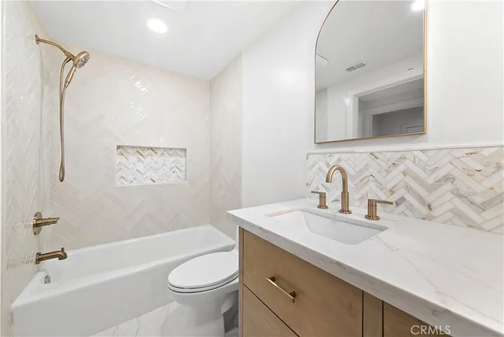 2207 Inverness Court, Oxnard, California 93036