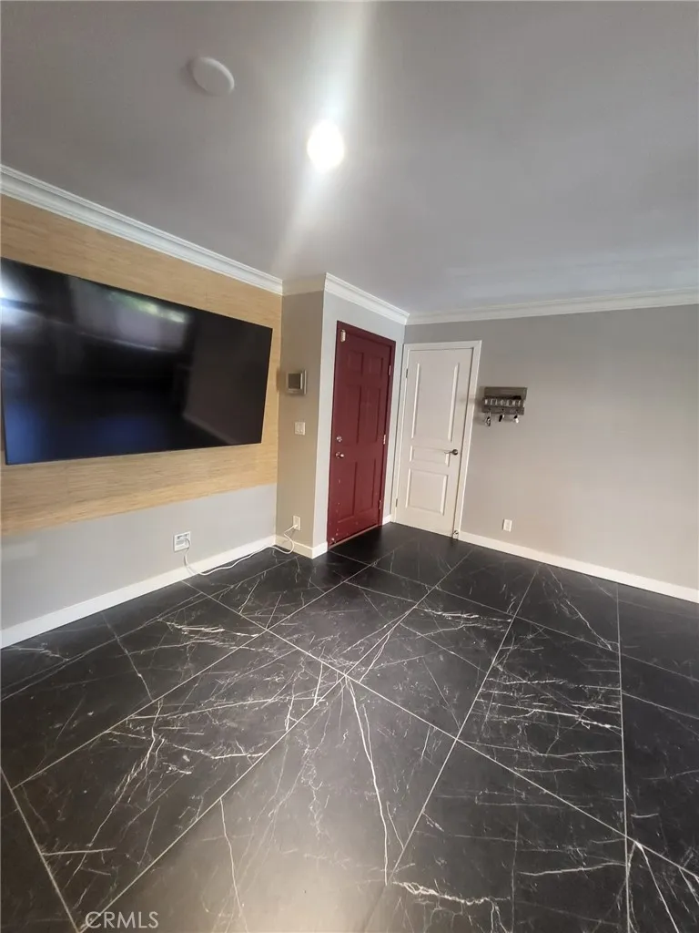 1154 S Barrington Avenue 103, Los Angeles, California 90049 home-pic-12