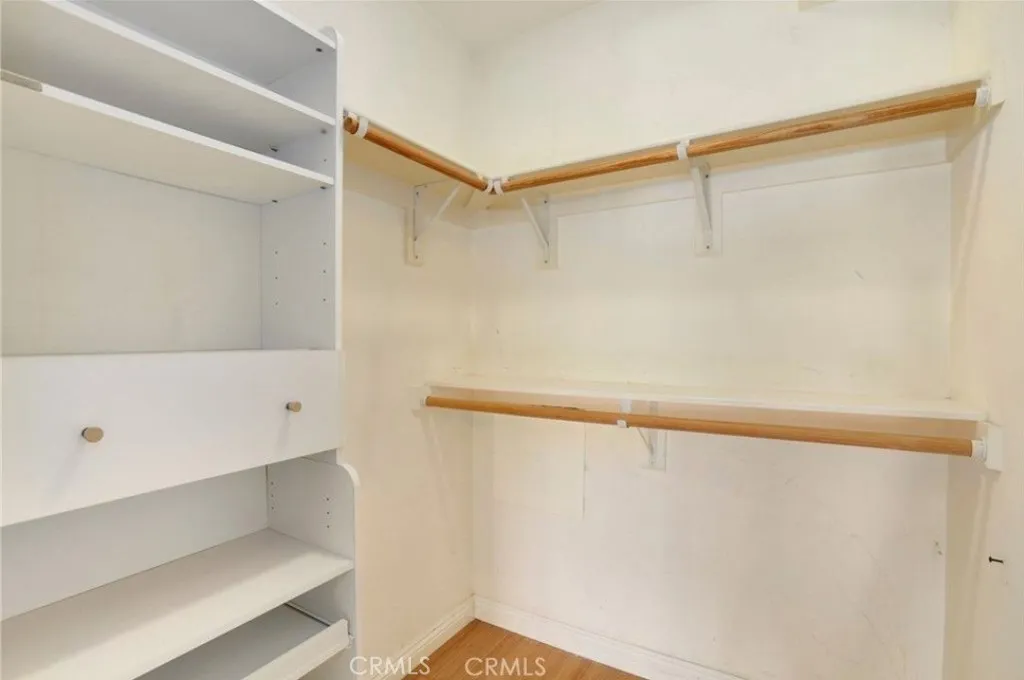 1154 S Barrington Avenue 103, Los Angeles, California 90049 home-pic-21