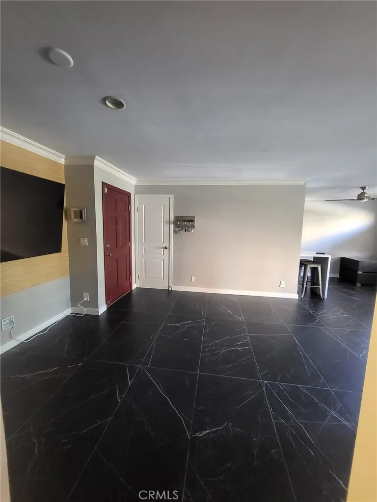 1154 S Barrington Avenue 103, Los Angeles, California 90049 home-pic-14