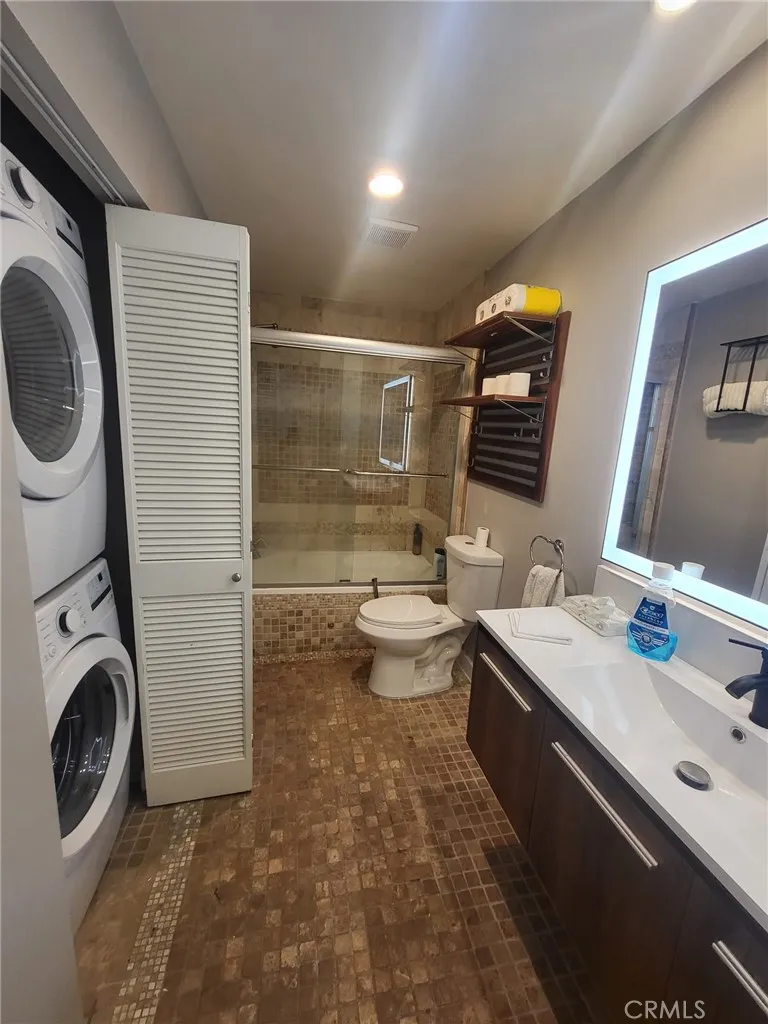 1154 S Barrington Avenue 103, Los Angeles, California 90049 home-pic-18
