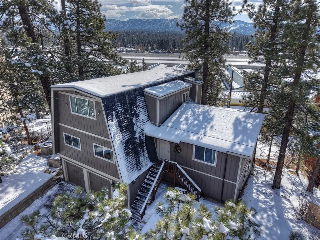 1004 White Mountain Drive, Big Bear City, California 92314 home-pic-2