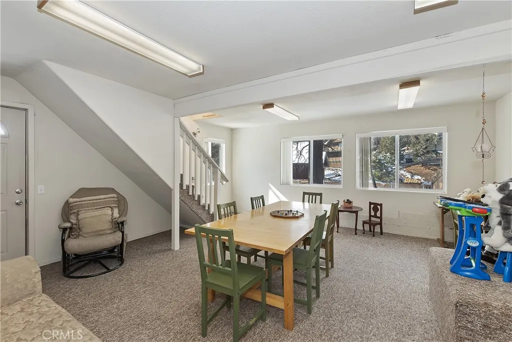 1004 White Mountain Drive, Big Bear City, California 92314 home-pic-15