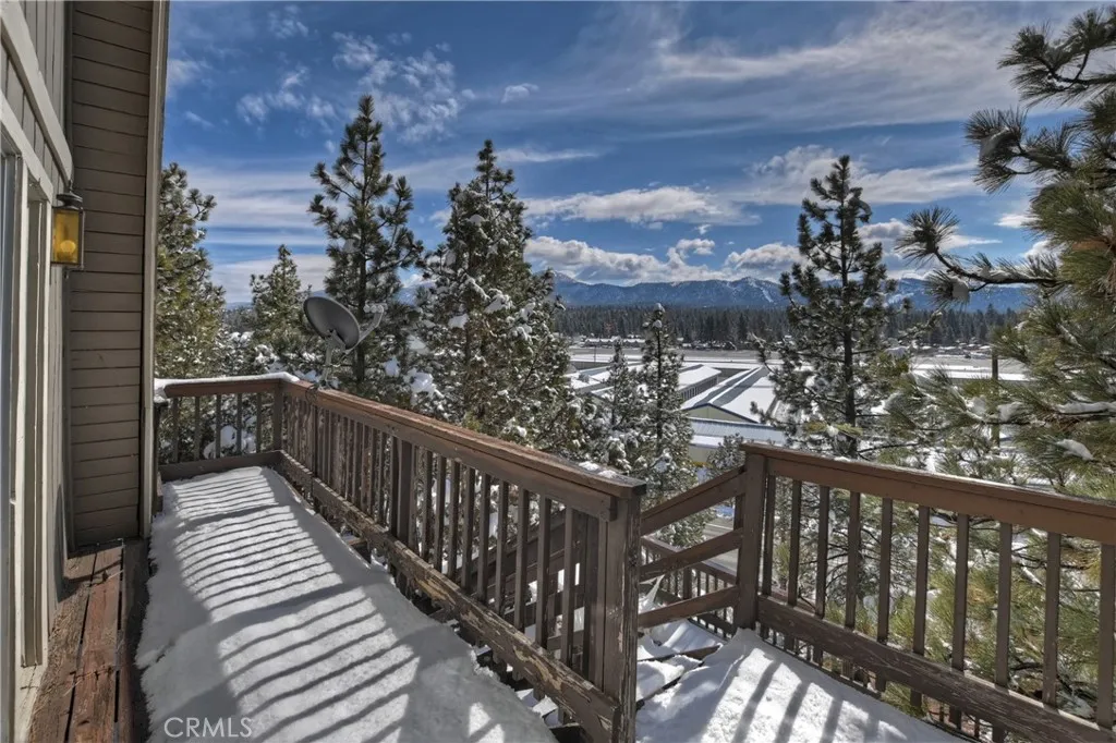 1004 White Mountain Drive, Big Bear City, California 92314 home-pic-22
