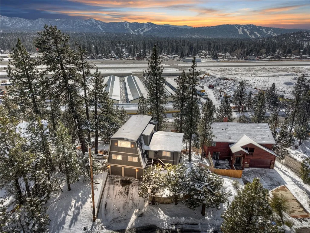 1004 White Mountain Drive, Big Bear City, California 92314 home-pic-17