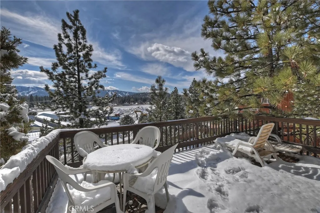 1004 White Mountain Drive, Big Bear City, California 92314 home-pic-26